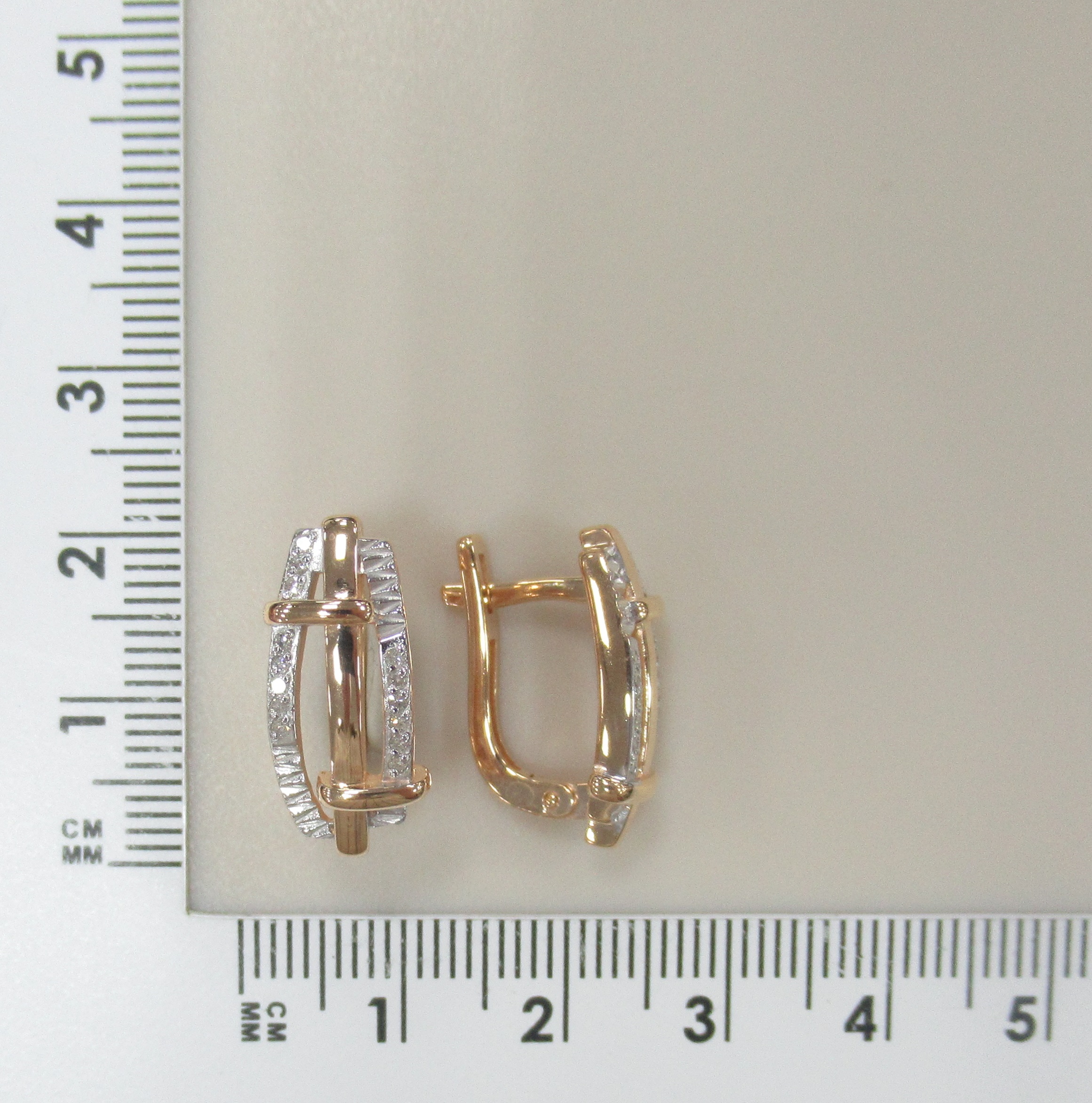 Серебряные серьги с бриллиантами